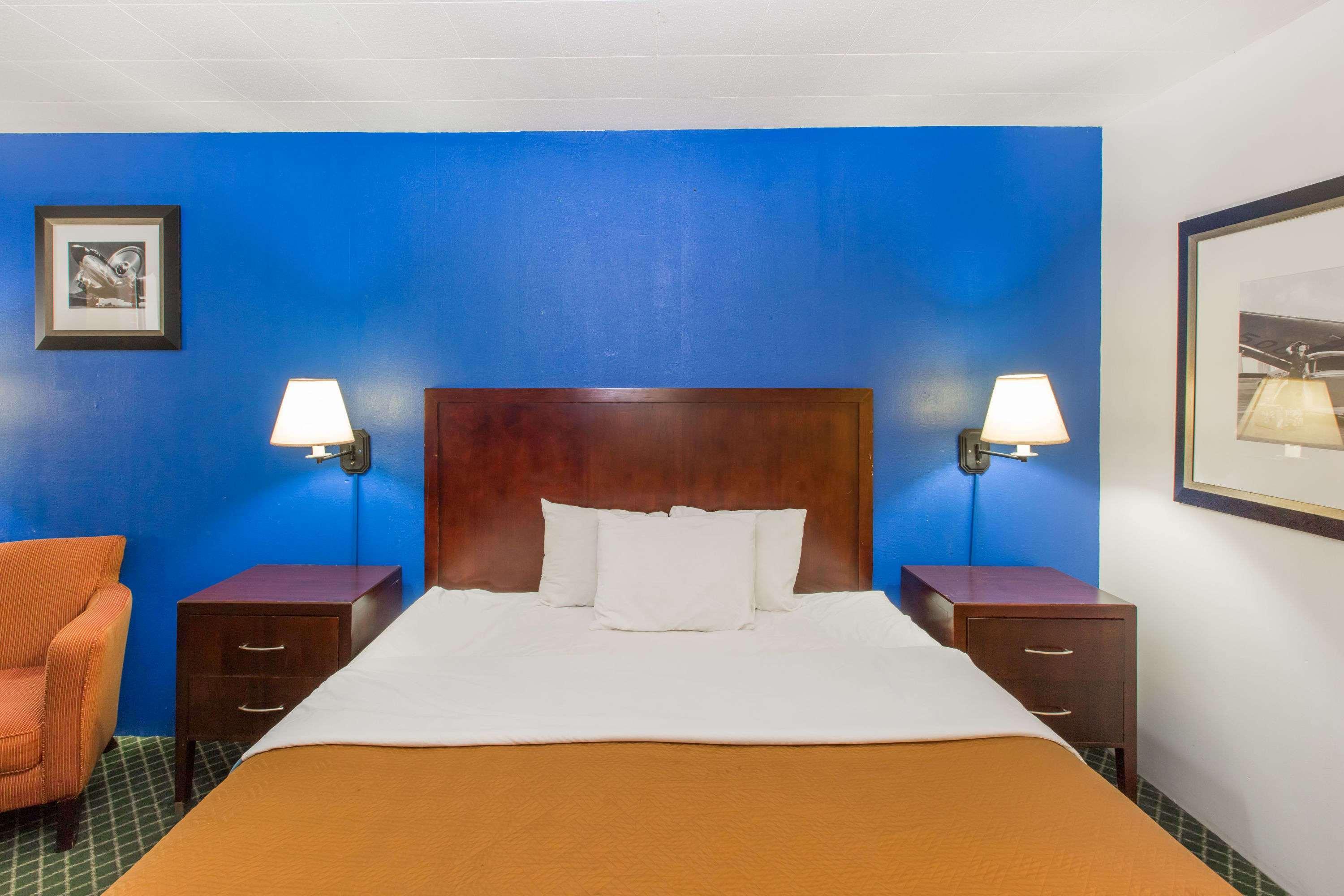 Travelodge By Wyndham Great Bend Exteriör bild