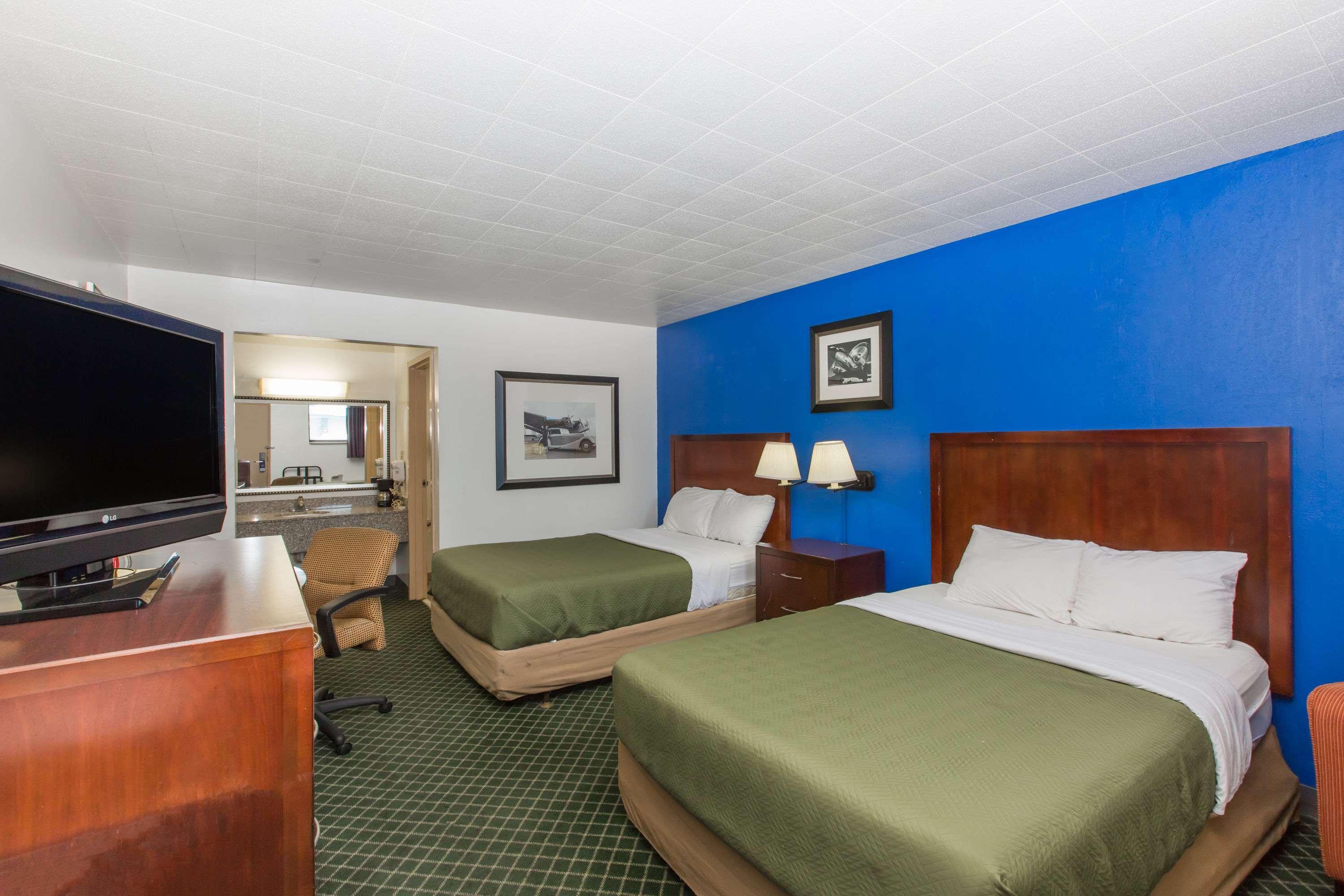 Travelodge By Wyndham Great Bend Exteriör bild