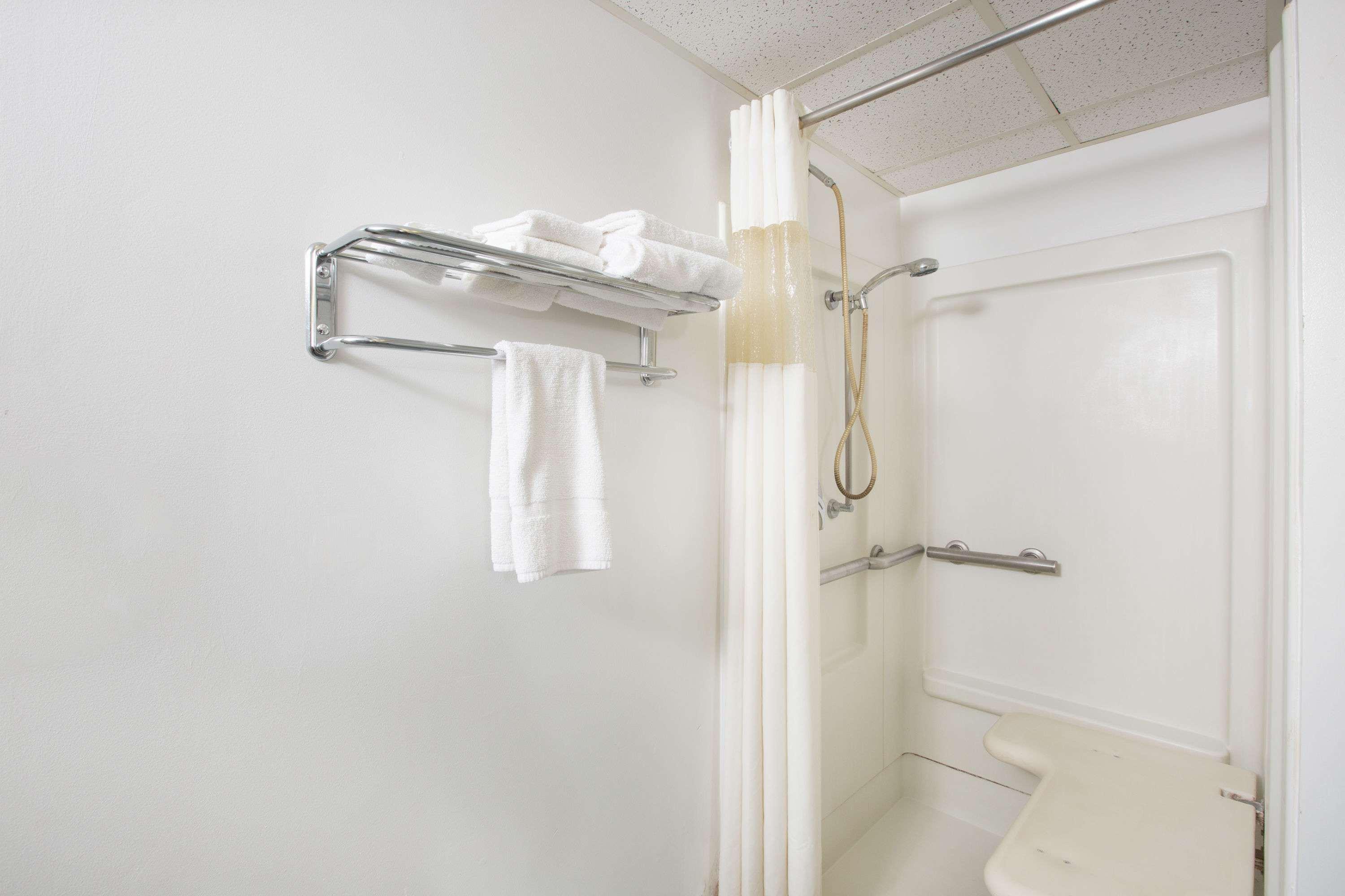 Travelodge By Wyndham Great Bend Exteriör bild