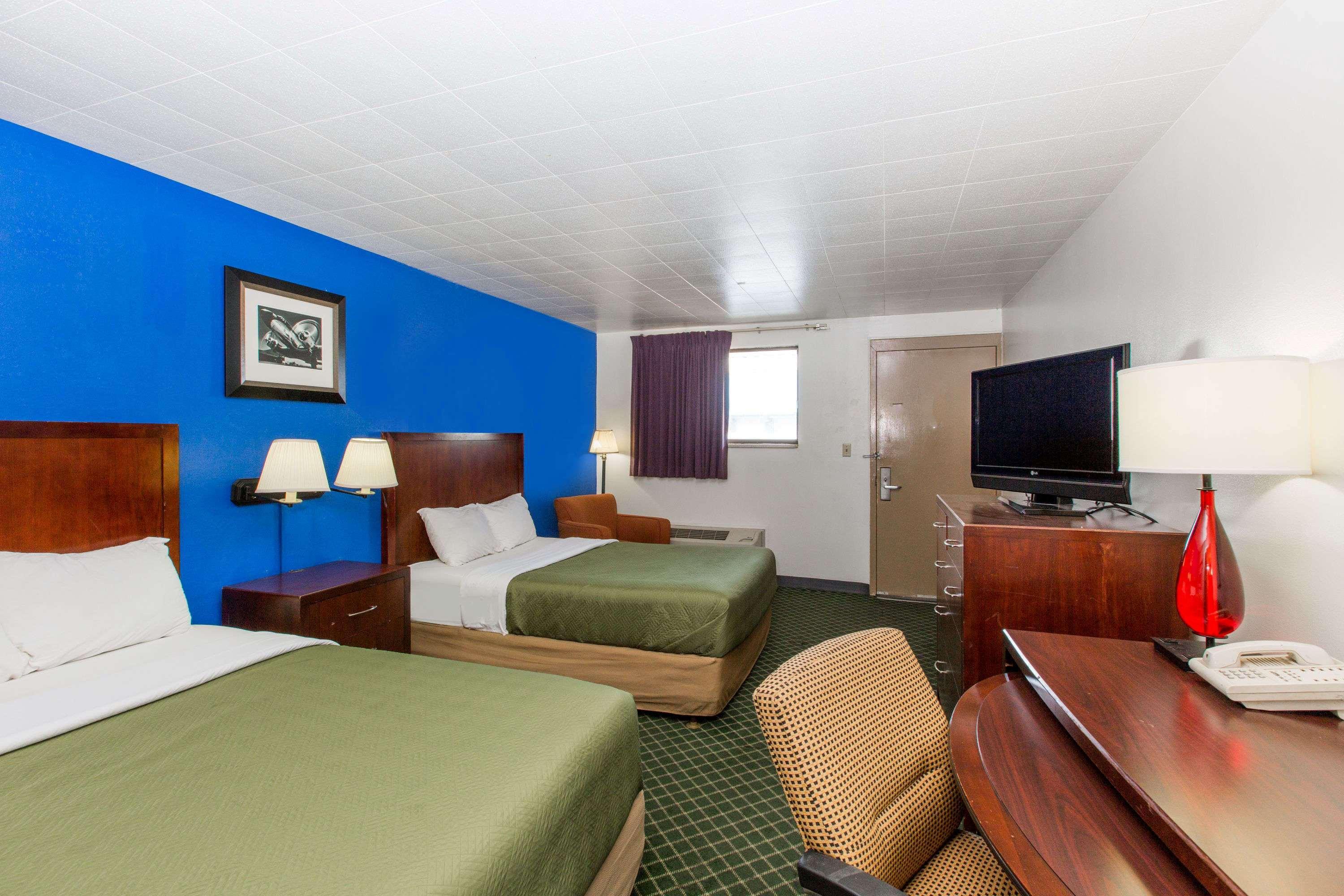 Travelodge By Wyndham Great Bend Exteriör bild