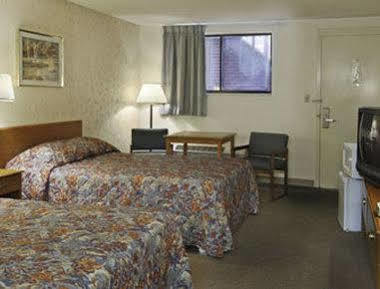 Travelodge By Wyndham Great Bend Exteriör bild